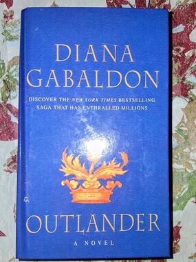 Outlander - Blue Hardcover Novel